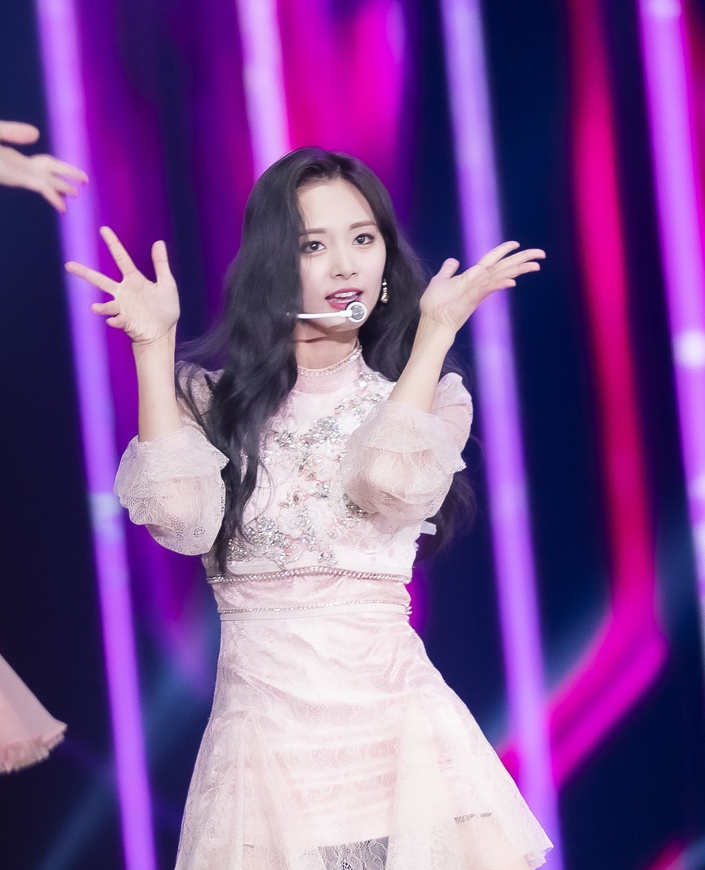 감탄만 나오는 최근 쯔위의 미모.jpgif | 인스티즈