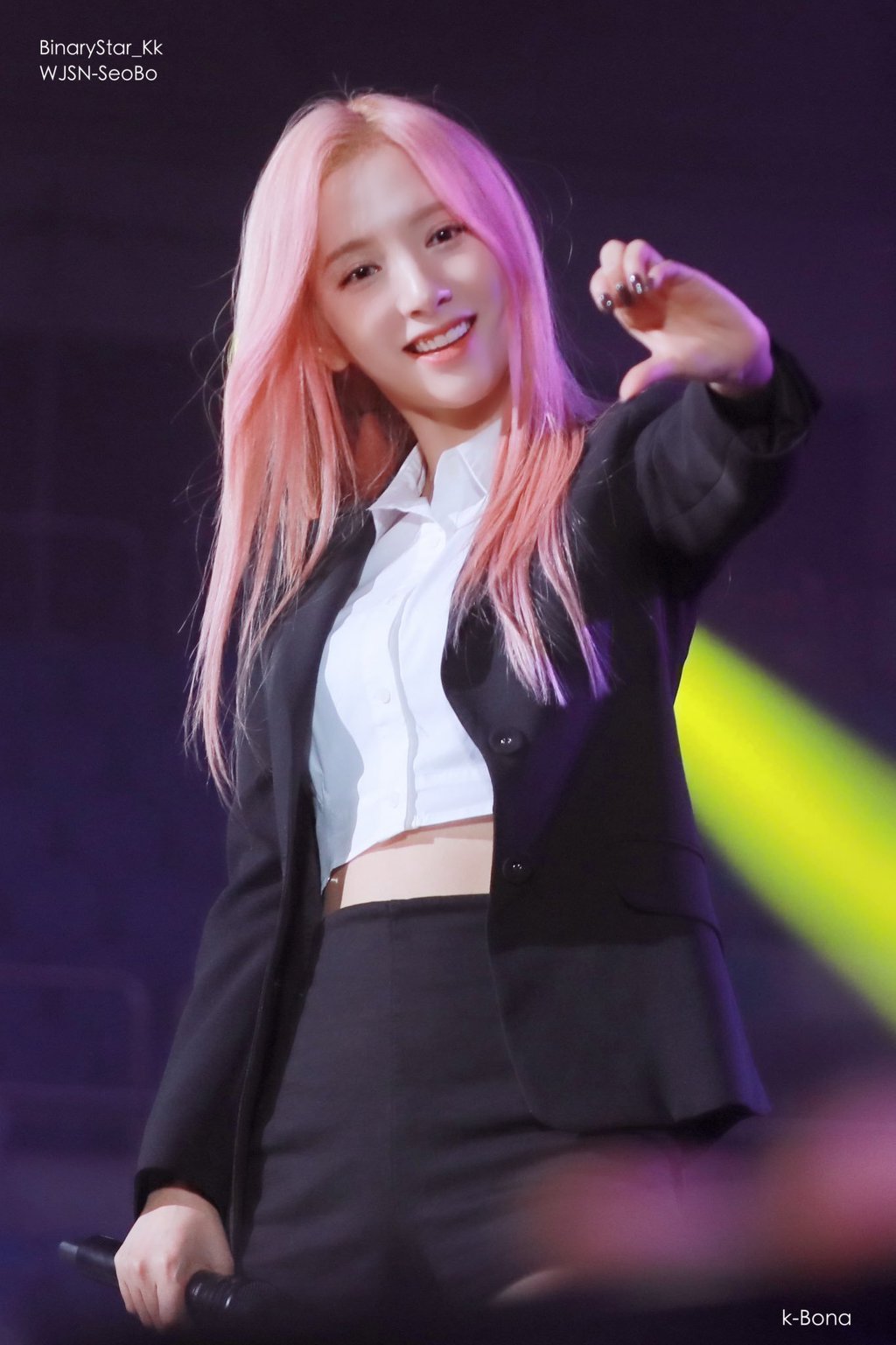 핑크머리도 찰떡같이 어울리는 보나.jpg | 인스티즈