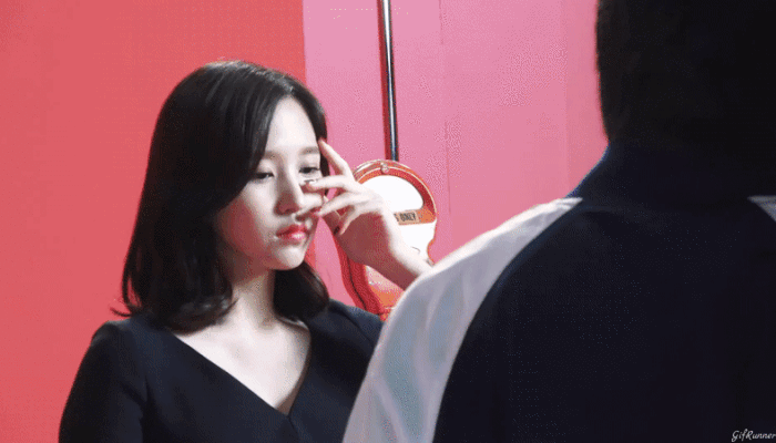 무표정으로 신난 트와이스 미나 | 인스티즈