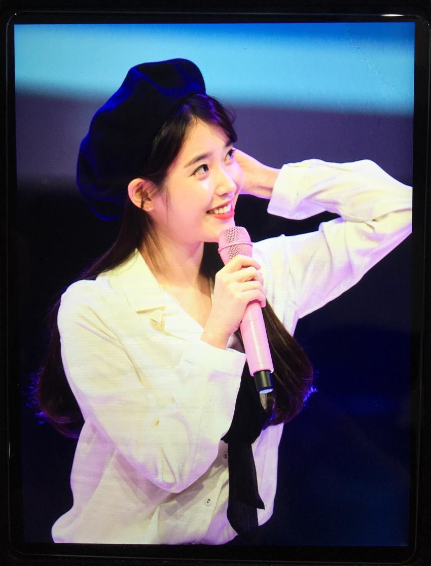 오늘자 아이유 | 인스티즈