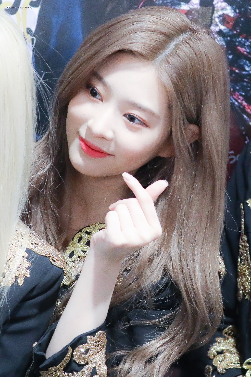 좀이쁜거같은 아이즈원 민주.jpg | 인스티즈