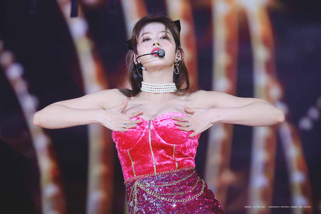 오늘이 생일인 트와이스 사나.jpgif (335장) | 인스티즈