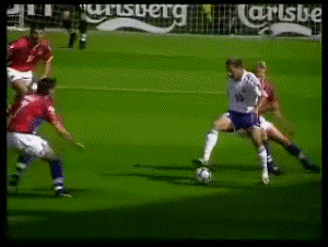 세계에서 축구를 가장 우아하게 할줄 아는 클라스..ㄷㄷ..gif | 인스티즈