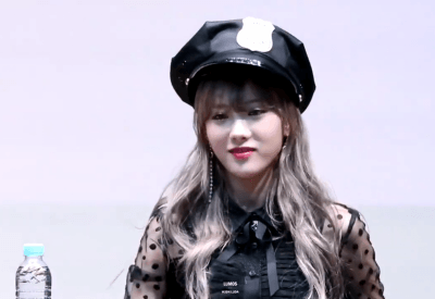 경례하는 우주소녀 루다.gif | 인스티즈