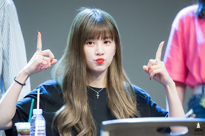 [에이핑크] 주말이라 시간이 잘 가는 것 같아서 박초롱 | 인스티즈