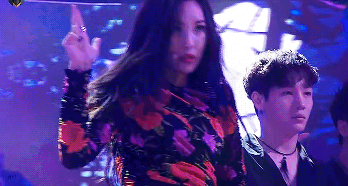 무대 위의 선미.gif | 인스티즈