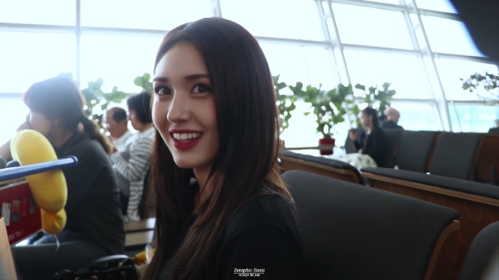 인터뷰하는 소미 | 인스티즈
