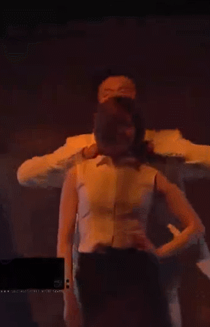박진영의 파격적인 퍼포먼스를 보고 기겁하는 레벨 슬기.gif | 인스티즈
