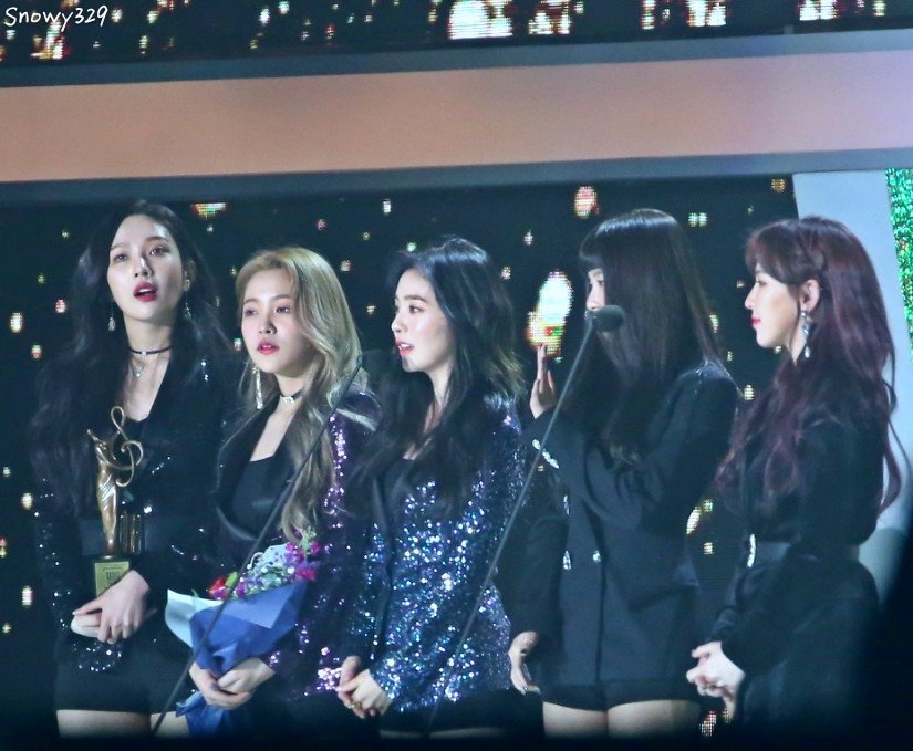 블링블링한 의상입은 아이린.jpgif | 인스티즈