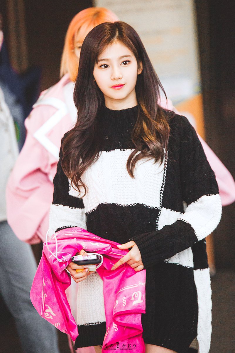 어쩜 이렇게 이쁠까싶은 트와이스 사나.jpg | 인스티즈