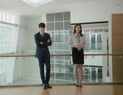 엄현경&채수빈의 오피스룩 보는 재미가 쏠쏠했던 주말드라마 | 인스티즈
