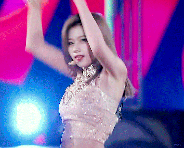 오늘 MAMA 사나 ㄷㄷㄷ.gif | 인스티즈
