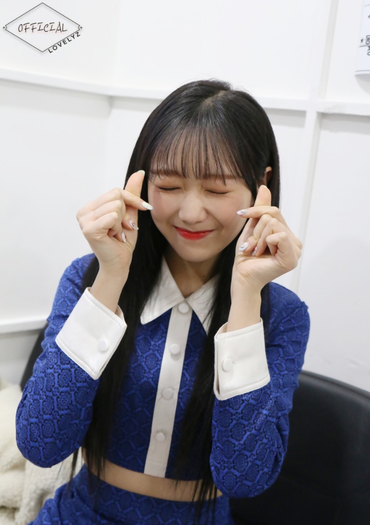[러블리즈] 퇴근길 버스가 생각보다 널널해서 수정이 | 인스티즈