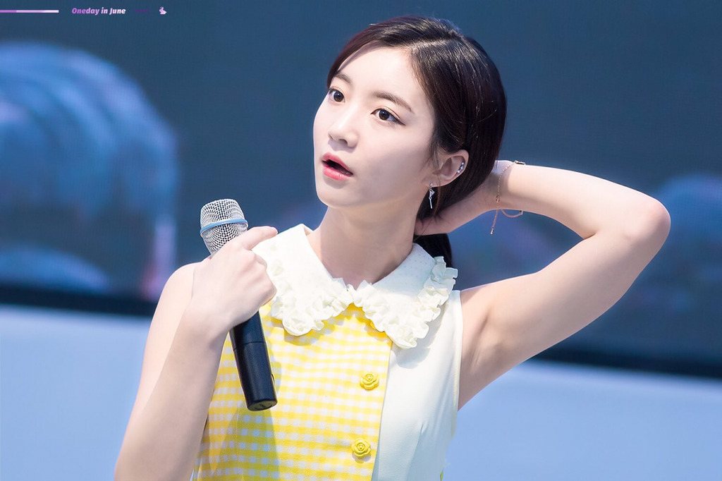 [오마이걸] 선선한 바람이 불어와서 비니 | 인스티즈
