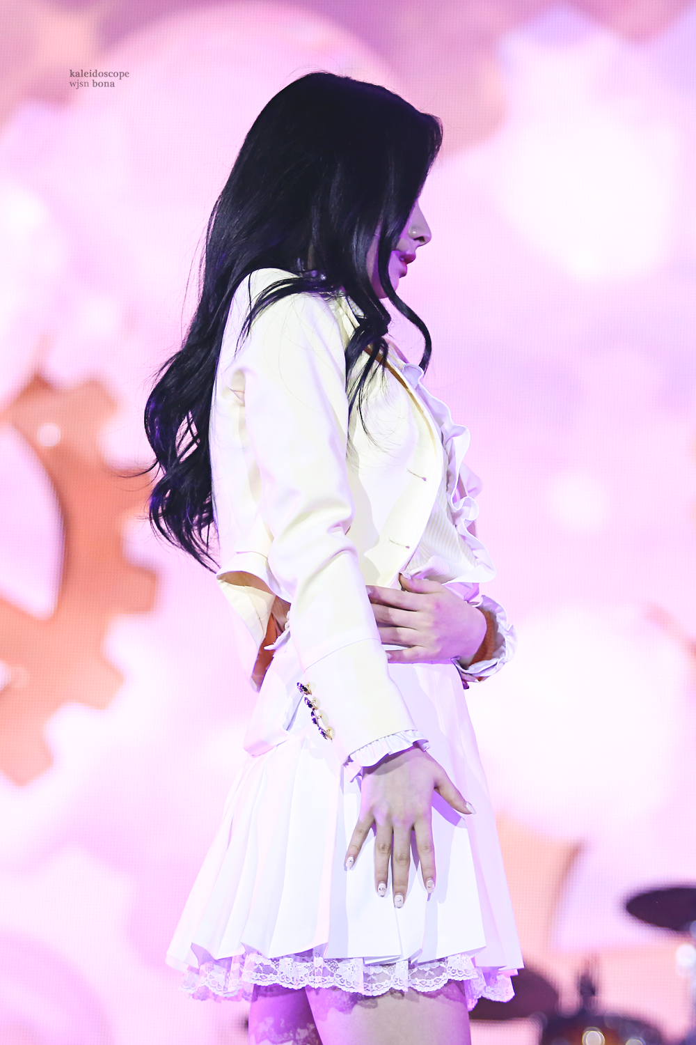 클라스있는 우주소녀 보나의 옆태.jpg | 인스티즈