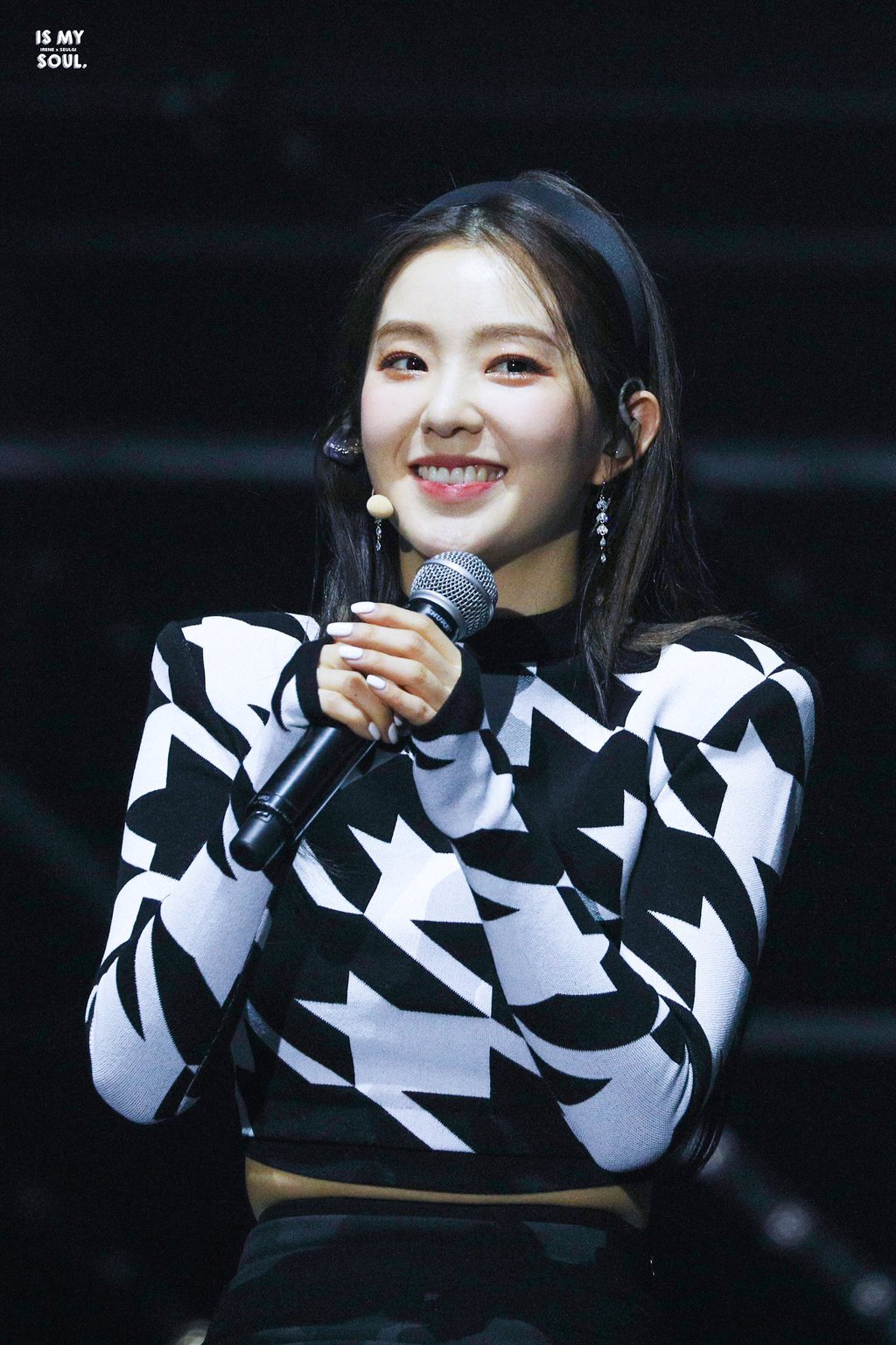 검정 머리띠한 아이린.jpgif | 인스티즈