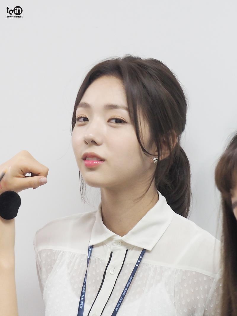 항공사직원 캐로 활약하고 있는 채수빈 | 인스티즈