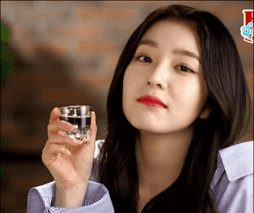 만취했는데 이런 여자가 한 잔만 더하자고 한다면?.gif | 인스티즈