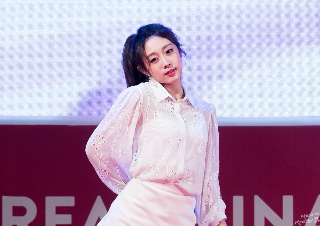[러블리즈] 밥 먹을 시간도 촉박한 느낌이라서 지수 | 인스티즈