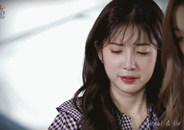 V앱 에이프릴 상어 게임 gif | 인스티즈