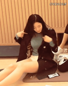 앉아있는 조현.gif | 인스티즈