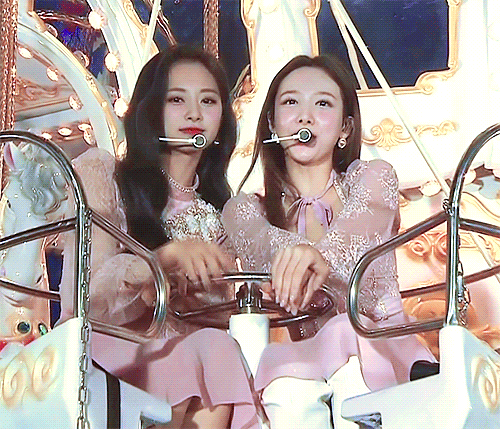 어제 골든디스크어워즈 트와이스 쯔위의 미모ㄷㄷㄷ.jpgif | 인스티즈
