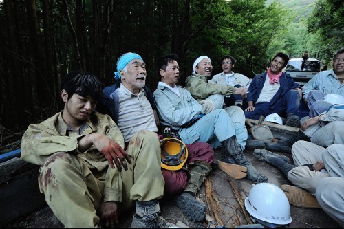 ＜일본 영화＞ 홍보 전단지의 미녀에 반해 산림관리 연수에 지원하게 되는데..jpg | 인스티즈