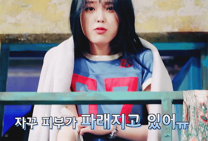 아이유 블루밍 뮤비 비하인드.gif | 인스티즈