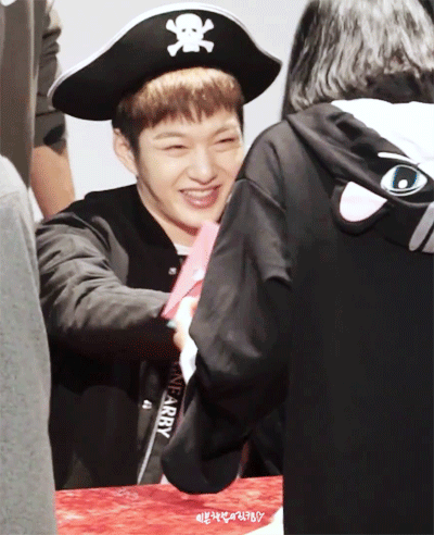 아이돌.. 리액션 갑.gif | 인스티즈