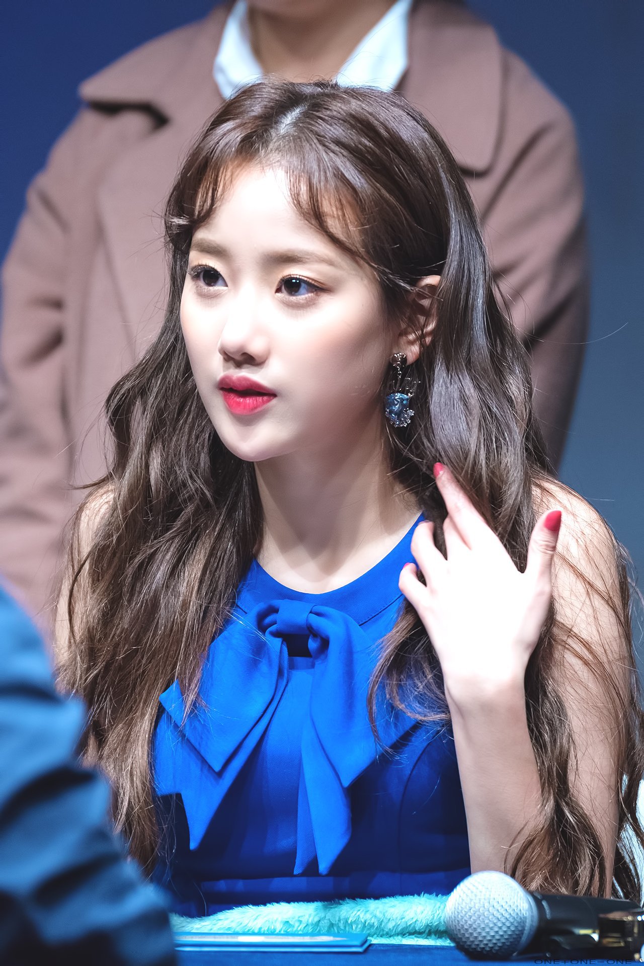 화관쓴 에이프릴 나은이.jpg | 인스티즈
