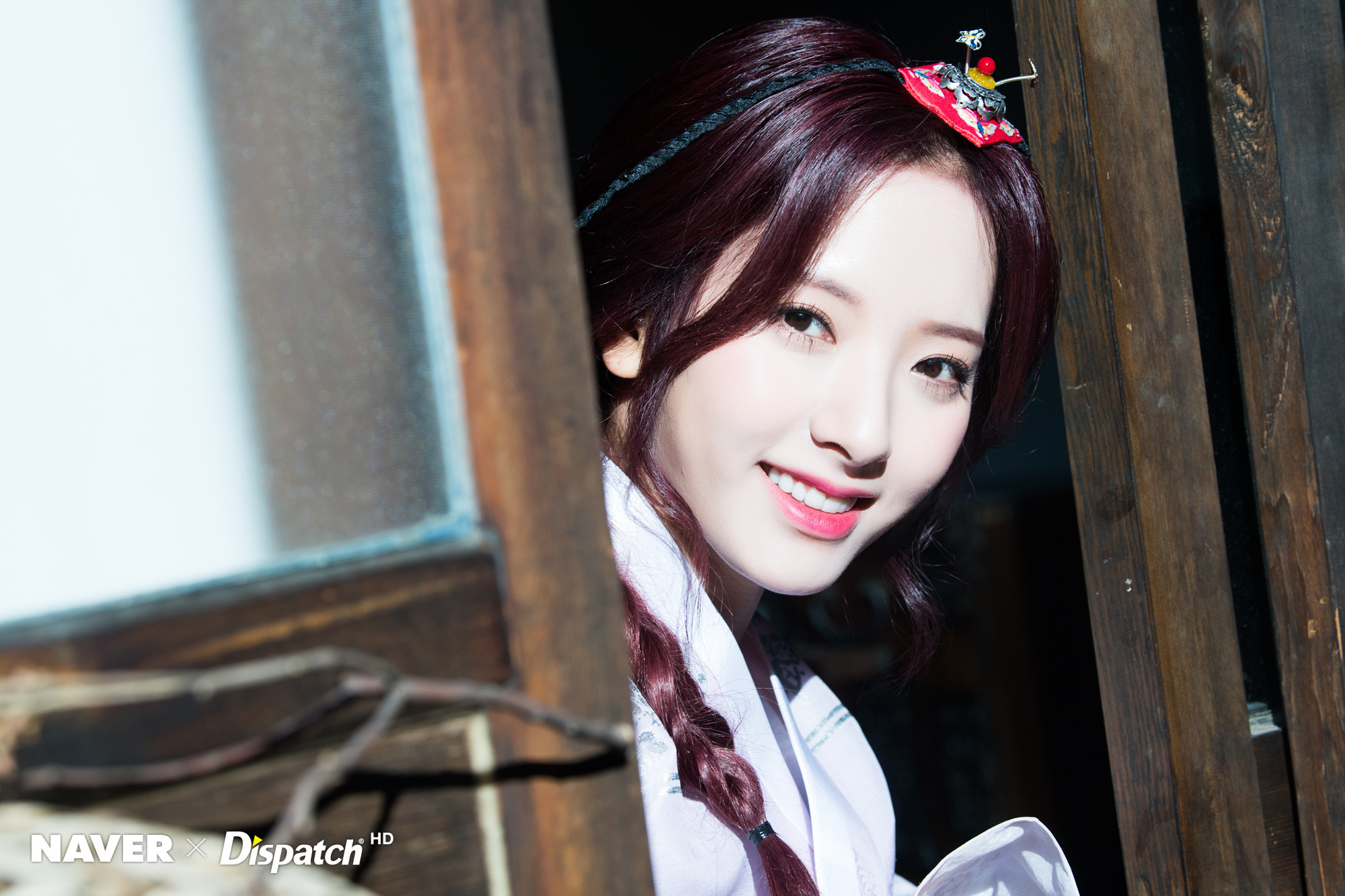 [사이즈핵큼] 오늘자 한복입은 우주소녀 보나.jpg | 인스티즈